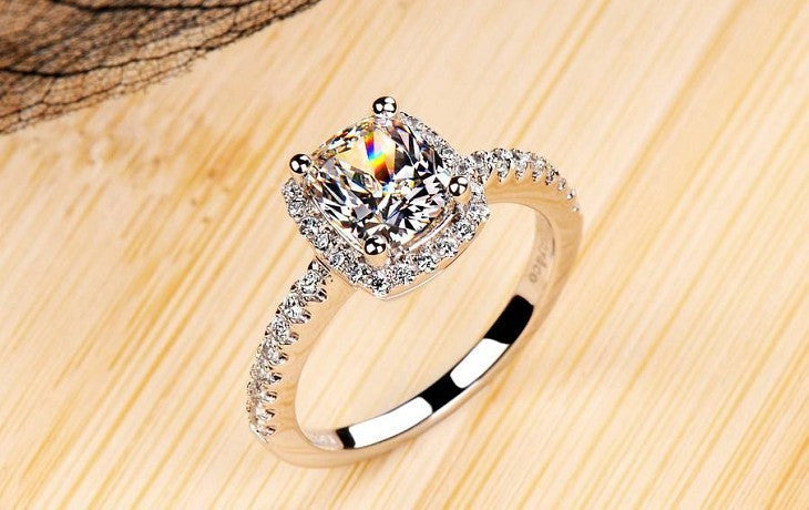 Damen Eleganter Zurückhaltender Solitär Ring mit Zirkonia Shop Nory