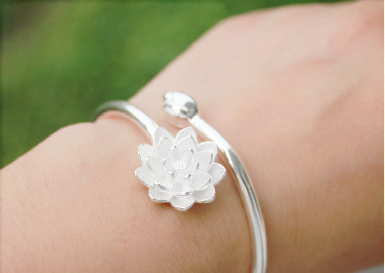Damenarmband mit kunstvoller Lotusblüte Shop Nory