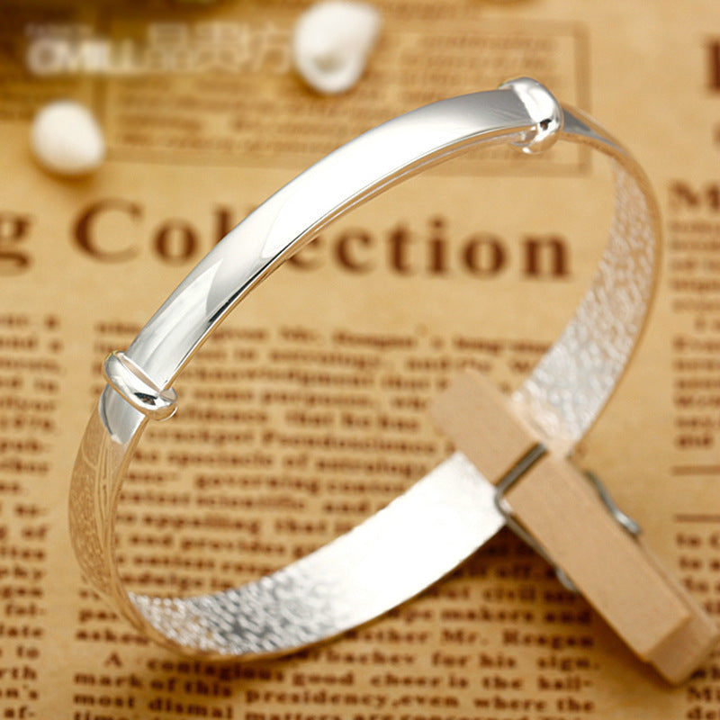 Damen Eleganter und zeitloser Armreif mit feiner Oberfläche Shop Nory