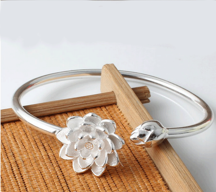 Damenarmband mit kunstvoller Lotusblüte Shop Nory