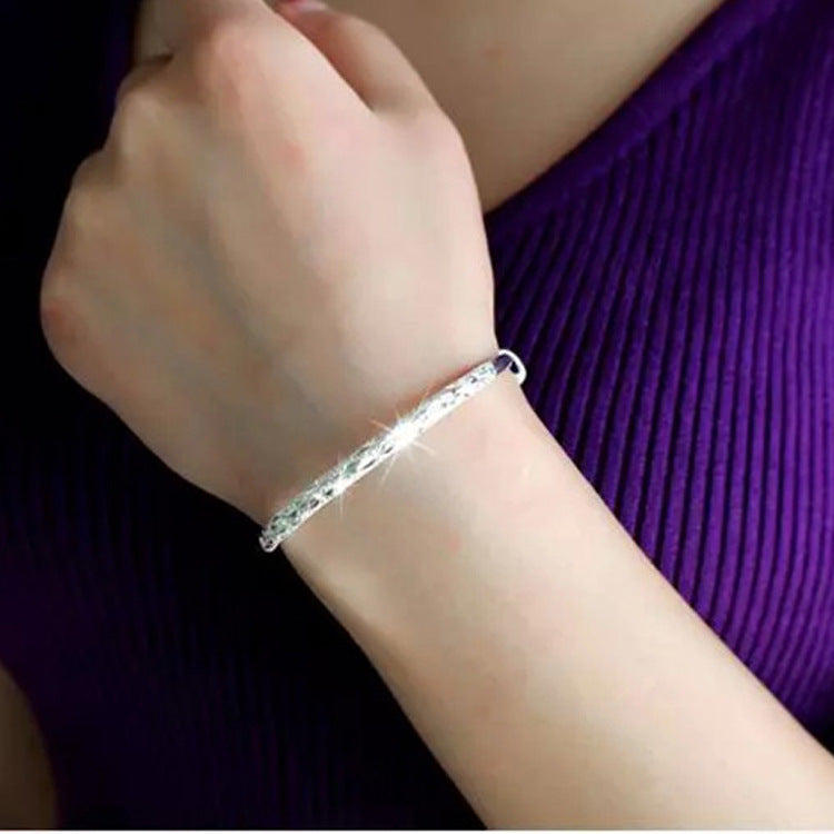 Damen Armreif mit kunstvollen Sternen-Design und verstellbarem Verschluss Shop Nory
