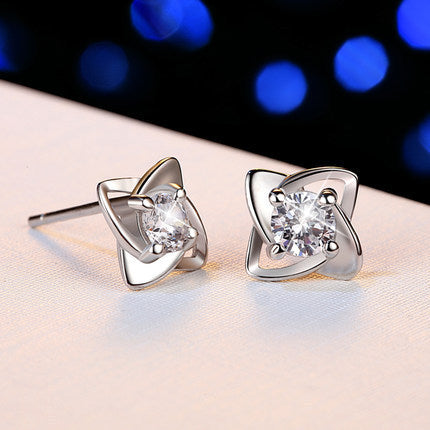 Damen Ohrringe mit elegantem floralem Design und funkelndem Kristallbesatz Shop Nory