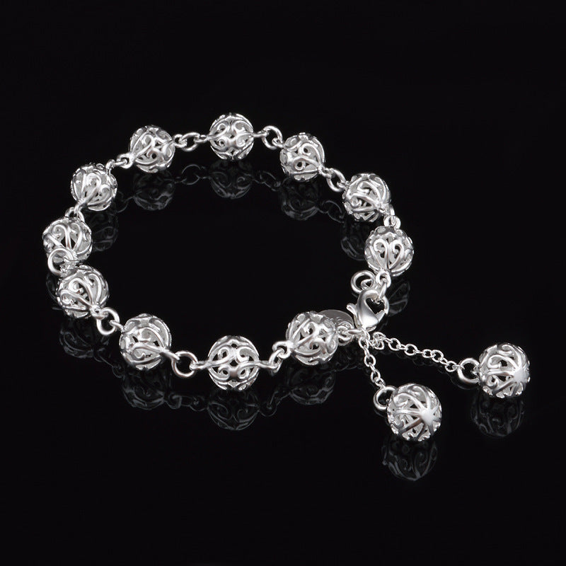 Damenarmband aus hochwertigem Sterling Silber mit kunstvollen Reliefdetails Shop Nory