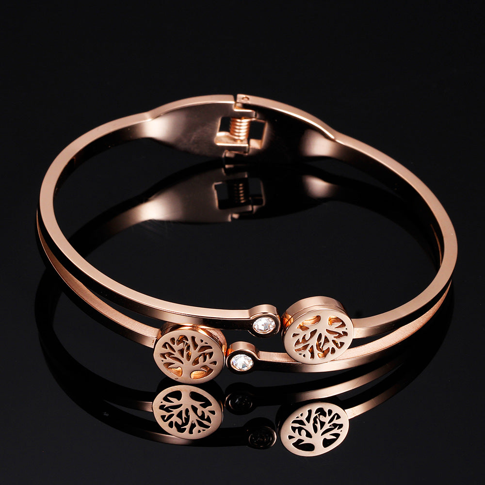 Damen Armband mit feinem Baum-Motiv und funkelnden Zirkonia Shop Nory