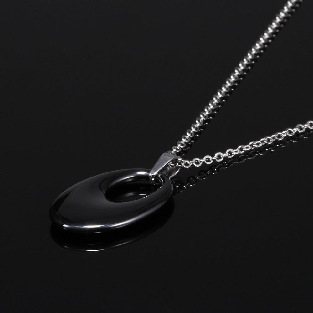 Damen Halskette mit modernem pendelartigen Anhänger und hochwertiger Edelstahlkette Shop Nory