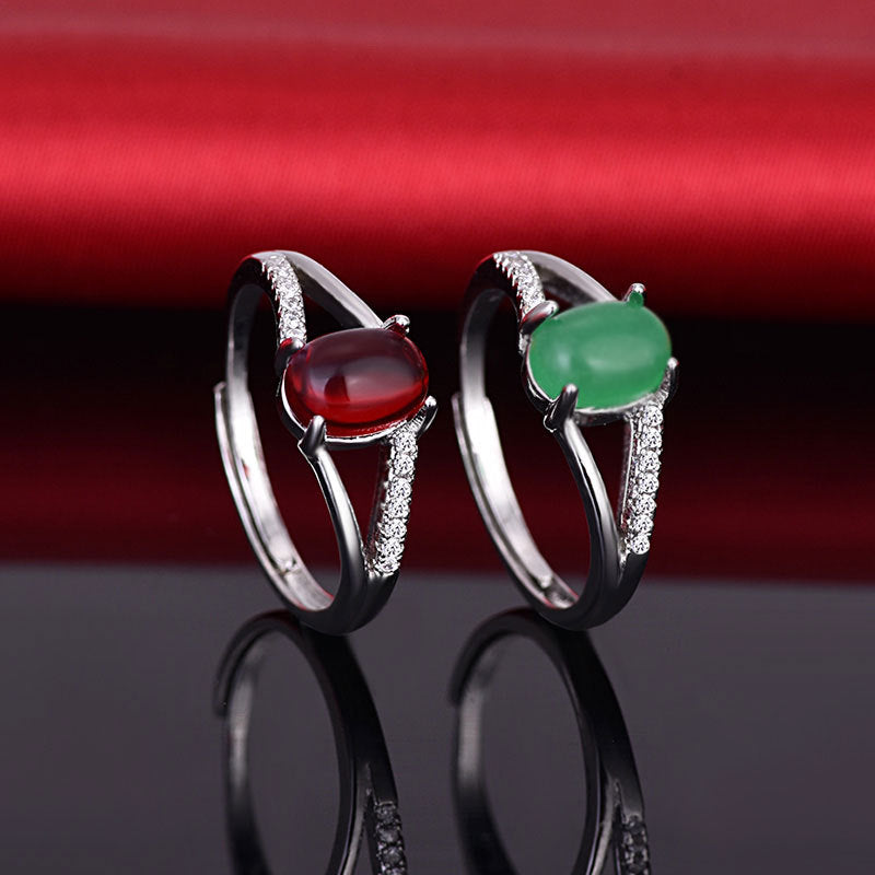 Damen eleganter Ring mit rotem Edelstein und funkelnden Zirkonia Shop Nory