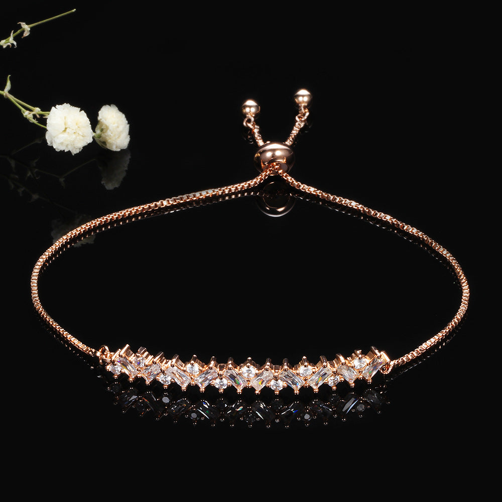 Damen Armband mit funkelnden Zirkonia und verstellbarem Verschluss Shop Nory