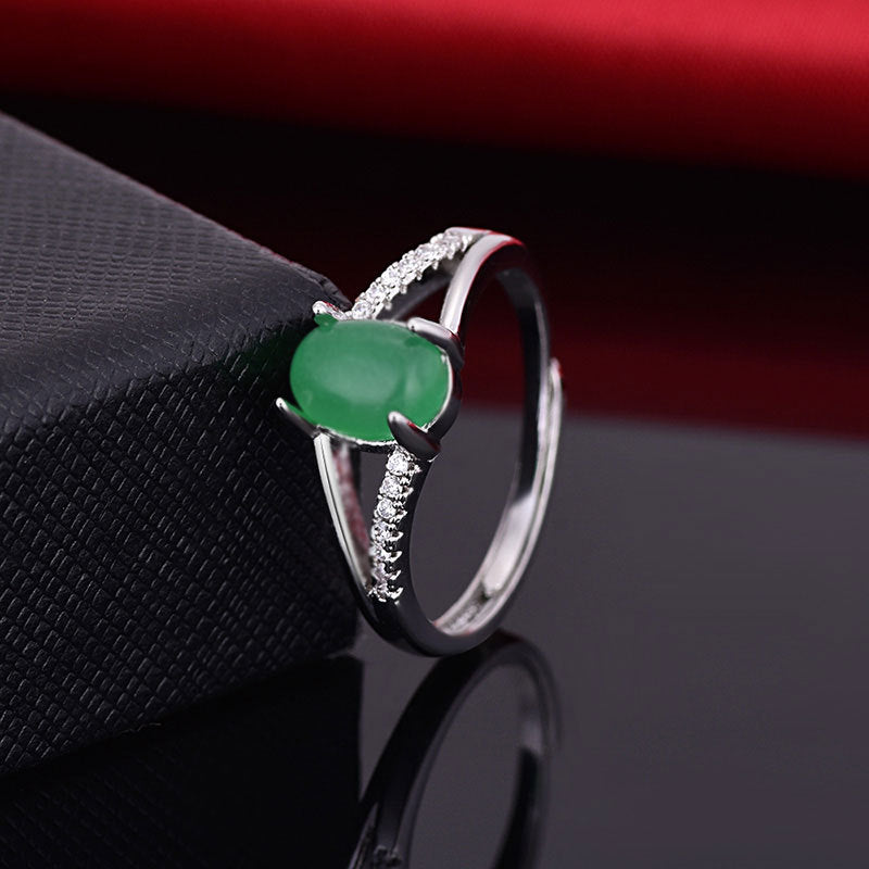 Damen eleganter Ring mit rotem Edelstein und funkelnden Zirkonia Shop Nory