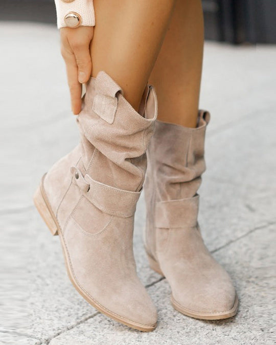 Wild Stiefel mit niedrigem Absatz und Reißverschluss