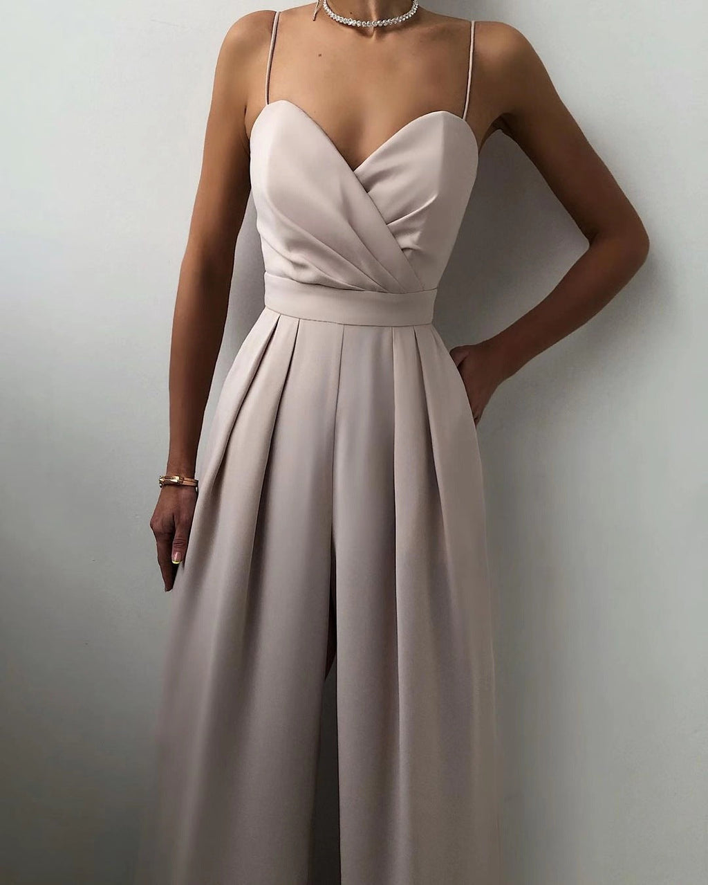 Damen Eleganter Fließender Jumpsuit mit Spaghettibändern für Festliche Anlässe