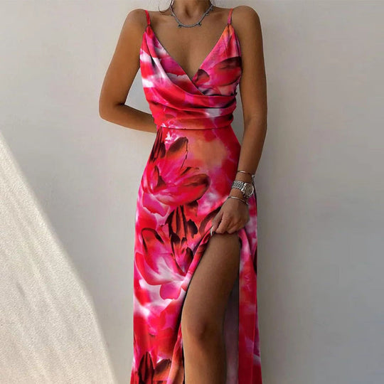 Kleid mit Hosenträgern und V-Ausschnitt mit geteiltem Print