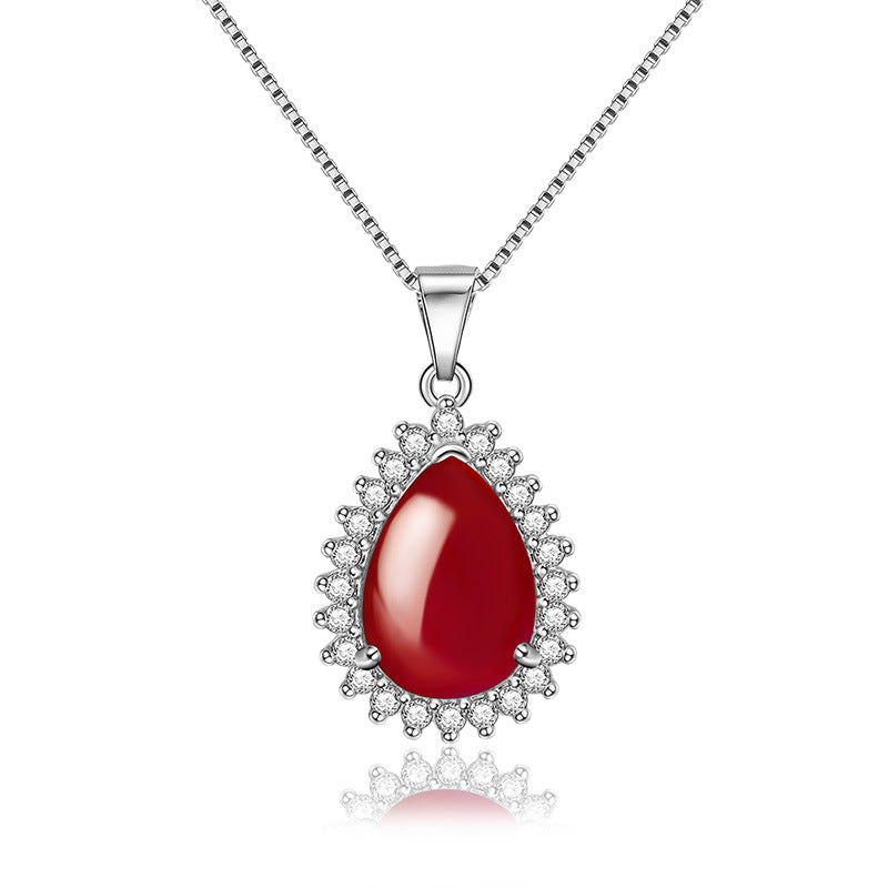 Damen Elegante Halskette mit tropfenförmigem Jade-Anhänger und Zirkonia Shop Nory