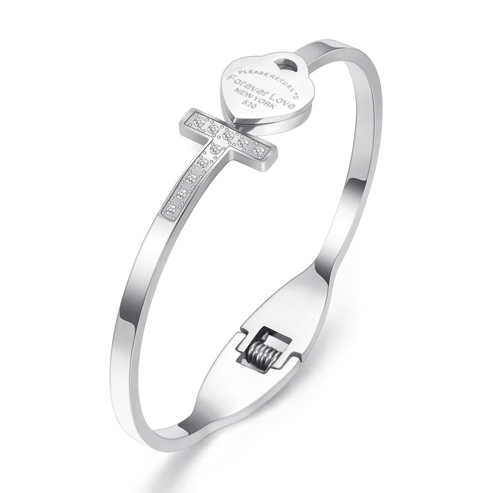Damen Armreif mit herzförmigem Charm und funkelndem Zirkonia-Besatz Shop Nory