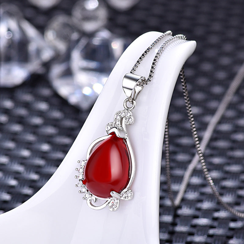 Damen exquisite Halskette mit rotem Edelstein und funkelnden Zirkonia Shop Nory