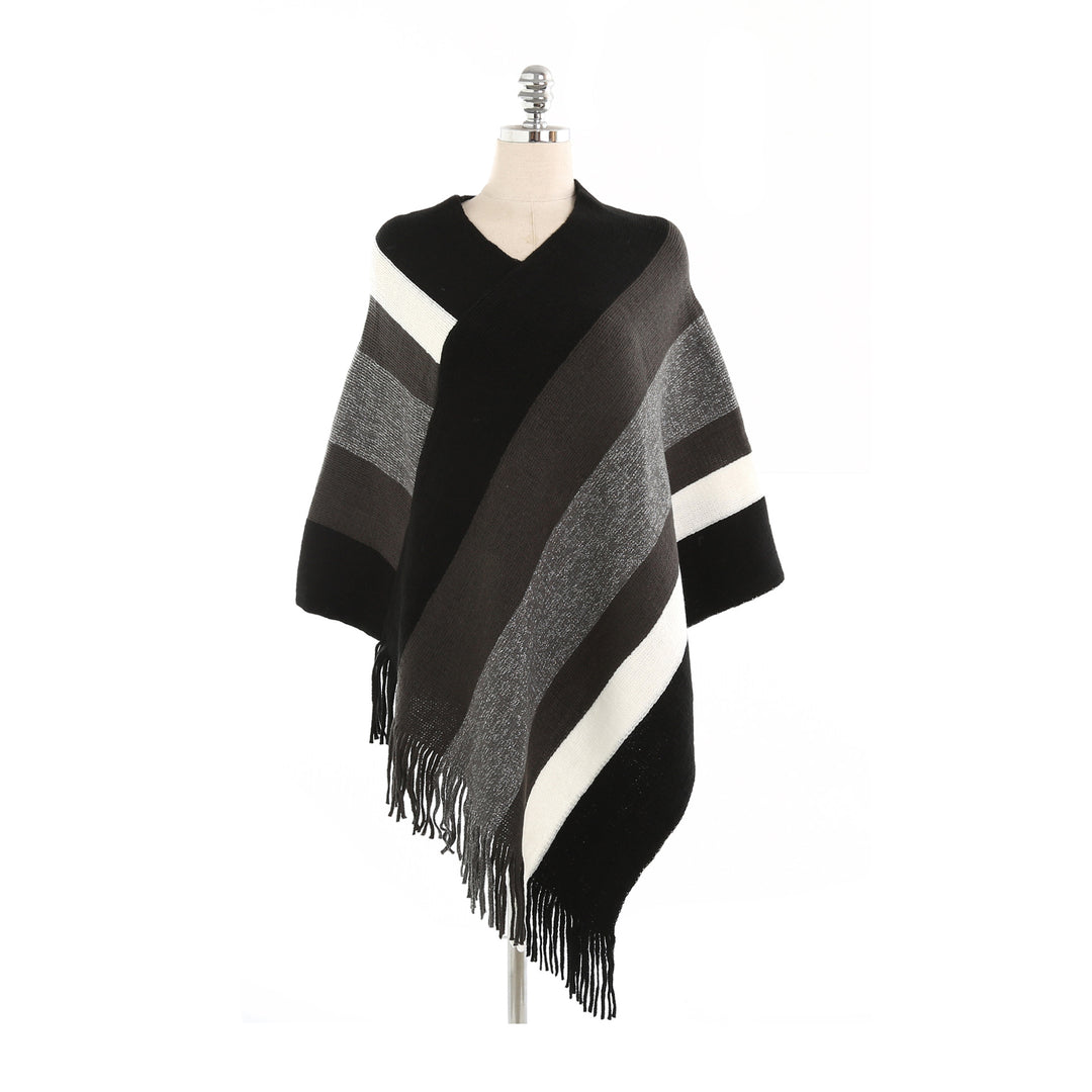 Damen Oversize‑Strickruana mit Fransensaum und diagonaler Blockstreifen‑Optik Shop Nory