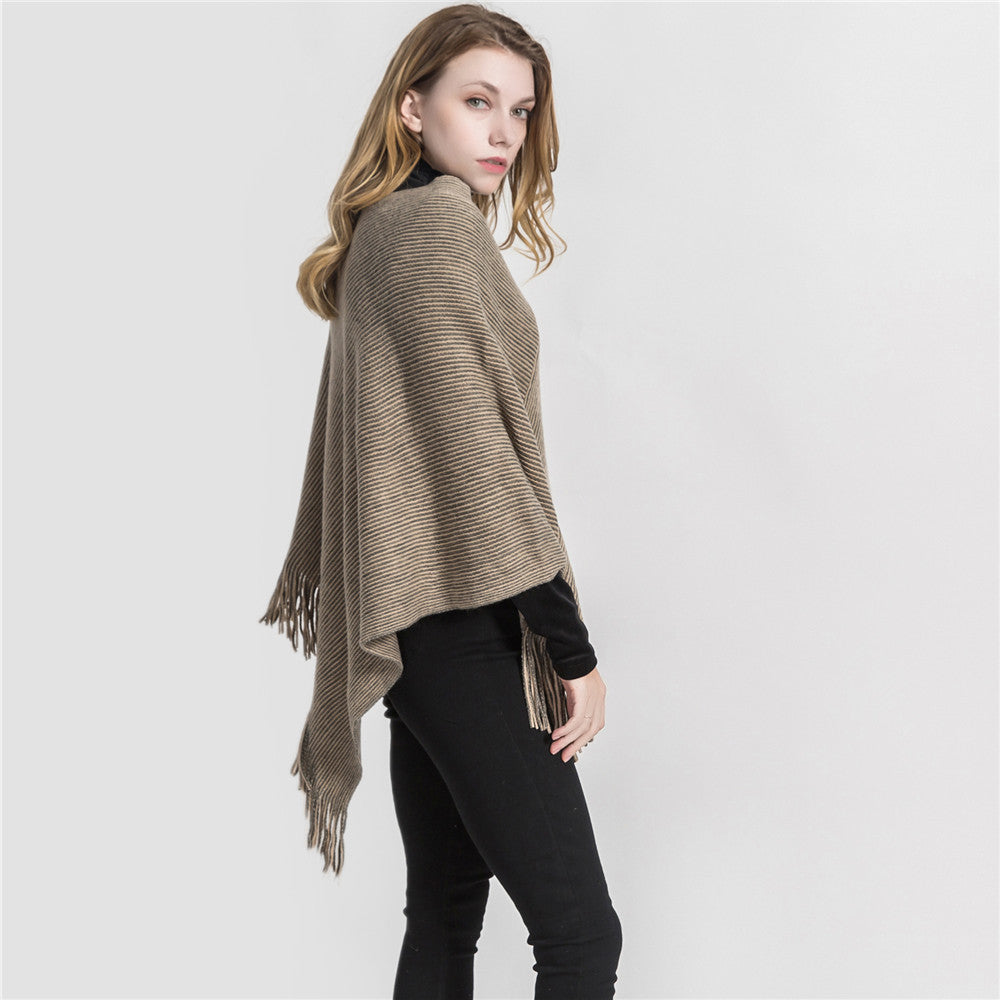 Damen Fransen‑Ruana aus Wollmix mit diagonaler Rippenstruktur Shop Nory