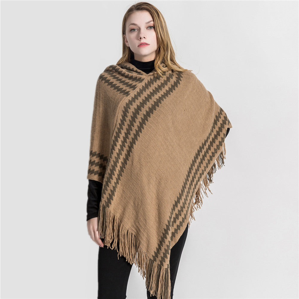 Damen Kapuzen-Poncho aus Feinstrick mit Hahnentritt-Jacquard und Fransensaum Shop Nory
