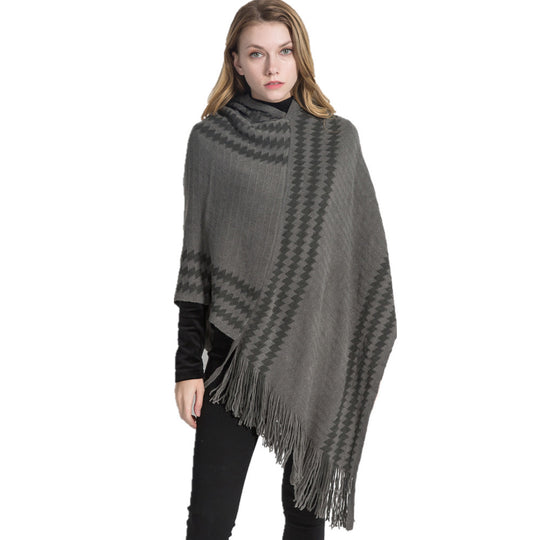 Damen Kapuzen-Poncho aus Feinstrick mit Hahnentritt-Jacquard und Fransensaum Shop Nory