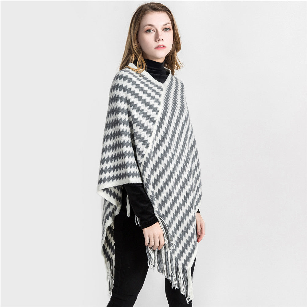 Damen Kaschmir‑Touch Ruana‑Poncho mit Zickzack‑Jacquard und Fransensaum Shop Nory