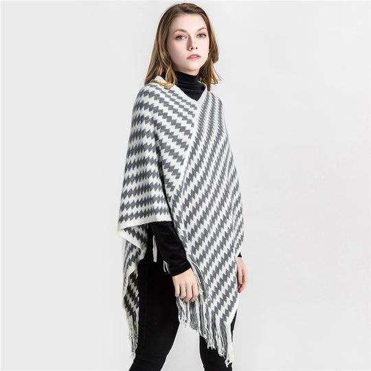 Damen Kaschmir‑Touch Ruana‑Poncho mit Zickzack‑Jacquard und Fransensaum Shop Nory
