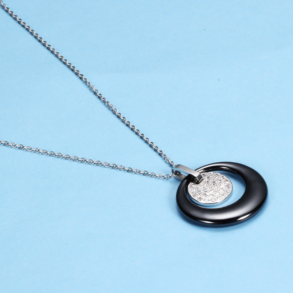 Damen Halskette mit modernem doppeltem Anhänger und elegantem Metallfinish Shop Nory
