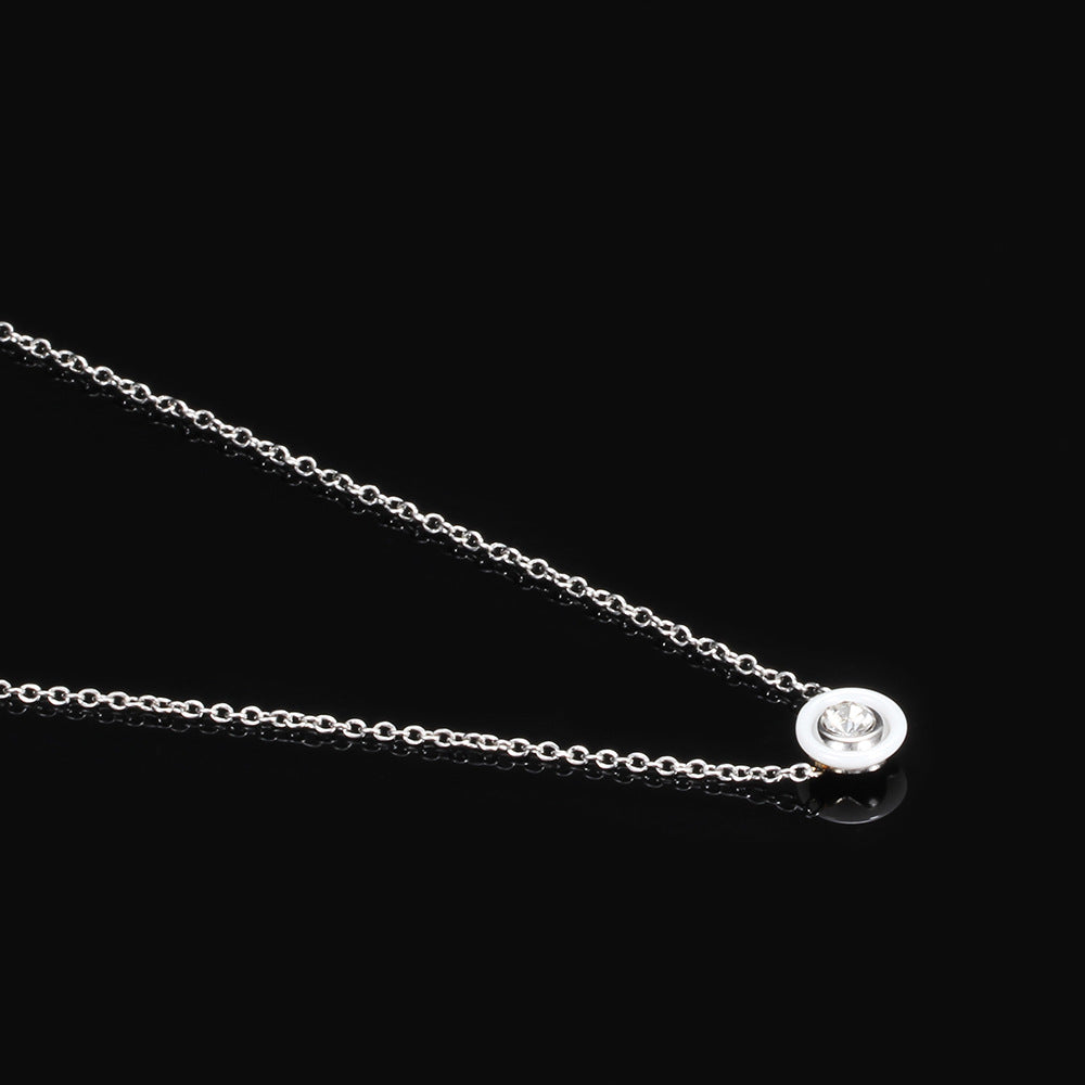 Damen Halskette mit elegantem Anhänger und funkelndem Zirkonia Shop Nory