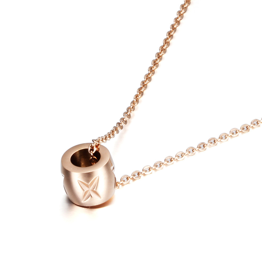 Damen Halskette mit stilvollem Anhänger und feiner Gliederkette Shop Nory