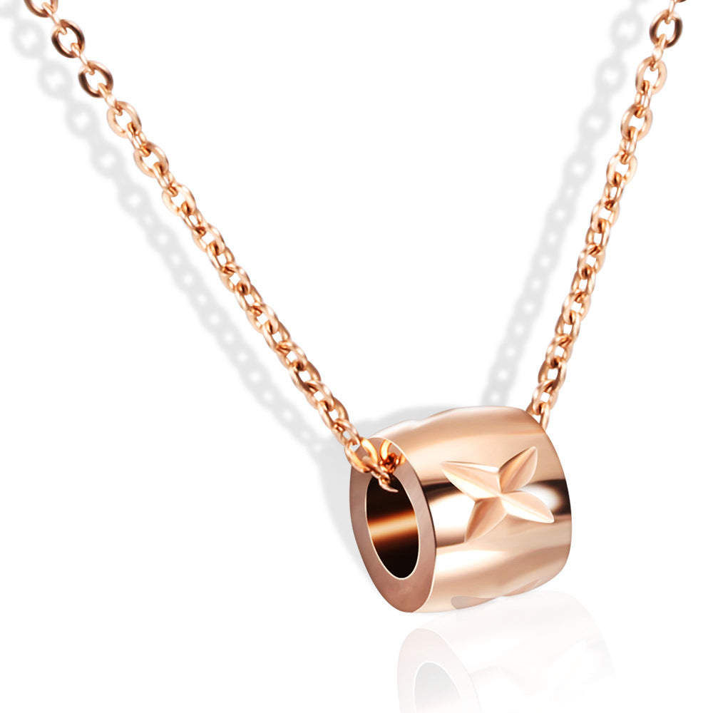 Damen Halskette mit stilvollem Anhänger und feiner Gliederkette Shop Nory