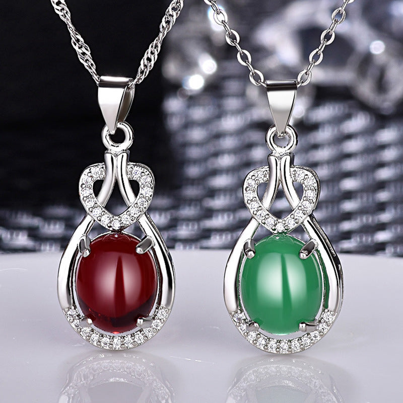 Damen Halskette mit elegantem Jade-Anhänger und funkelndem Zirkonia-Besatz Shop Nory