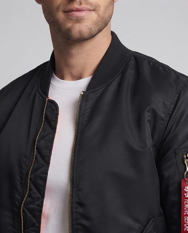 Herren leichter Nylon-Bomberjacke mit gesteppter Thermofütterung und Ärmeltasche Shop Nory