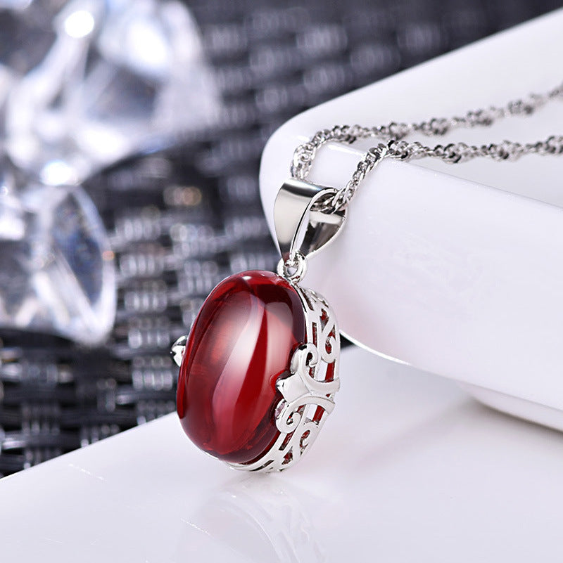Damen Halskette mit hochwertigem Jade-Anhänger und detaillierter Silberfassung Shop Nory
