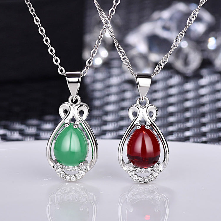 Damen Eleganter Jadeschmuck mit funkelndem Anhänger Shop Nory