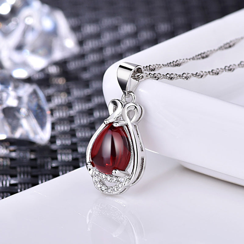 Damen Eleganter Jadeschmuck mit funkelndem Anhänger Shop Nory