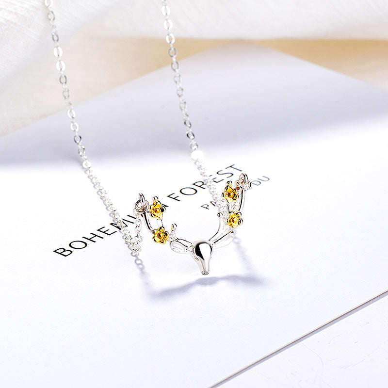 Damen Halskette mit kunstvollem Geweih-Design und floralen Akzenten Shop Nory
