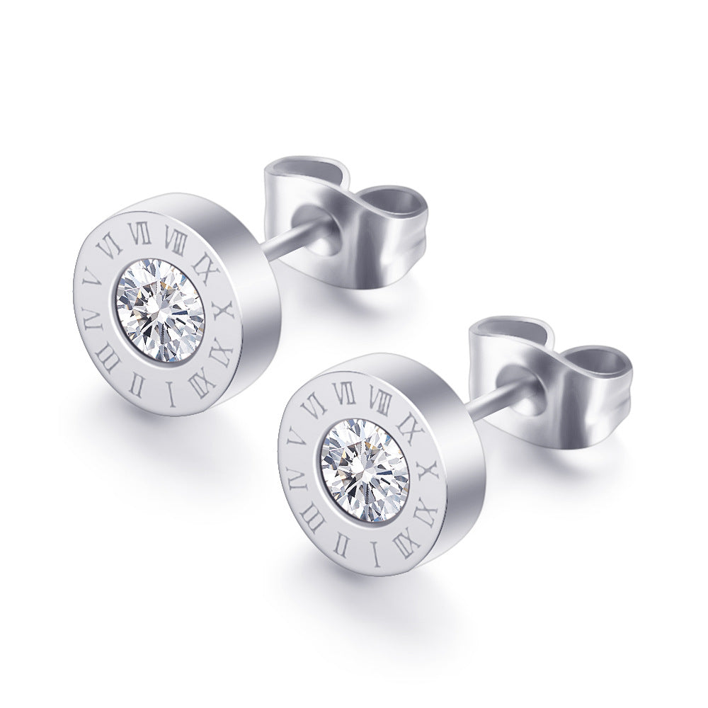 Damen Ohrstecker mit funkelndem Kristall und romatisch gravierter Umrandung Shop Nory