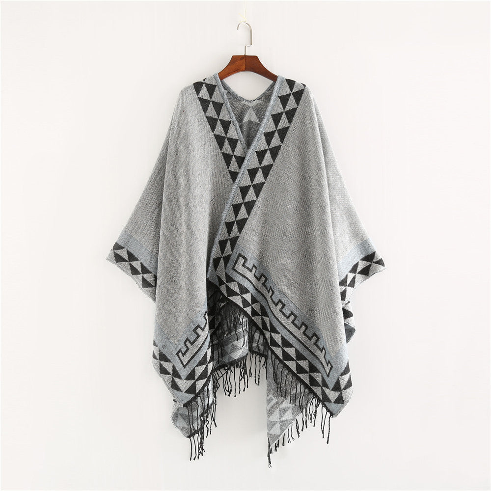 Damen Grobstrick-Poncho im Wickelstil mit Dreieck-Jacquard und Fransensaum Shop Nory