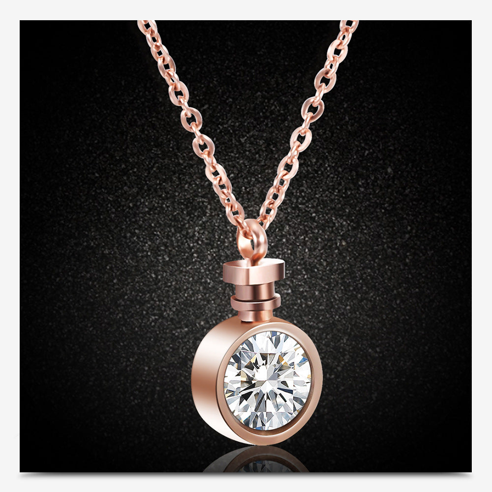 Damen Halskette mit stilvollem Anhänger und feiner Gliederkette Shop Nory