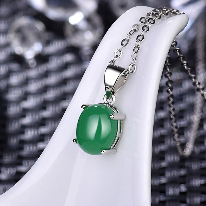 Damen Halskette mit hochwertigem grünen Jade-Anhänger und elegantem Silberdesign Shop Nory