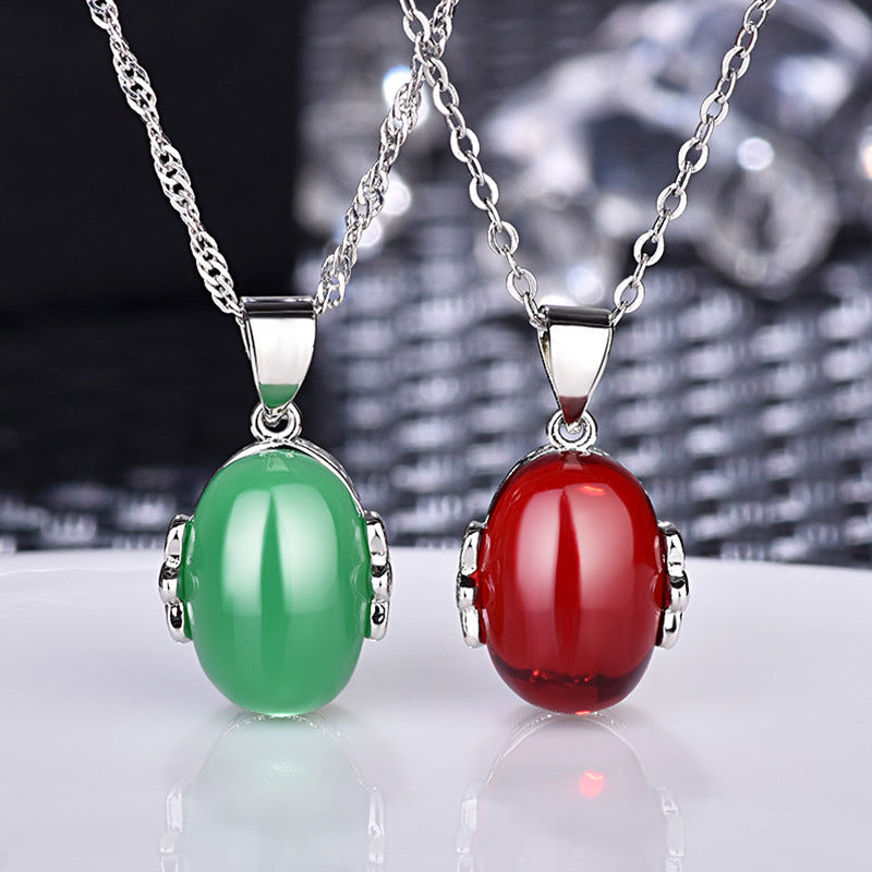 Damen Halskette mit hochwertigem Jade-Anhänger und detaillierter Silberfassung Shop Nory