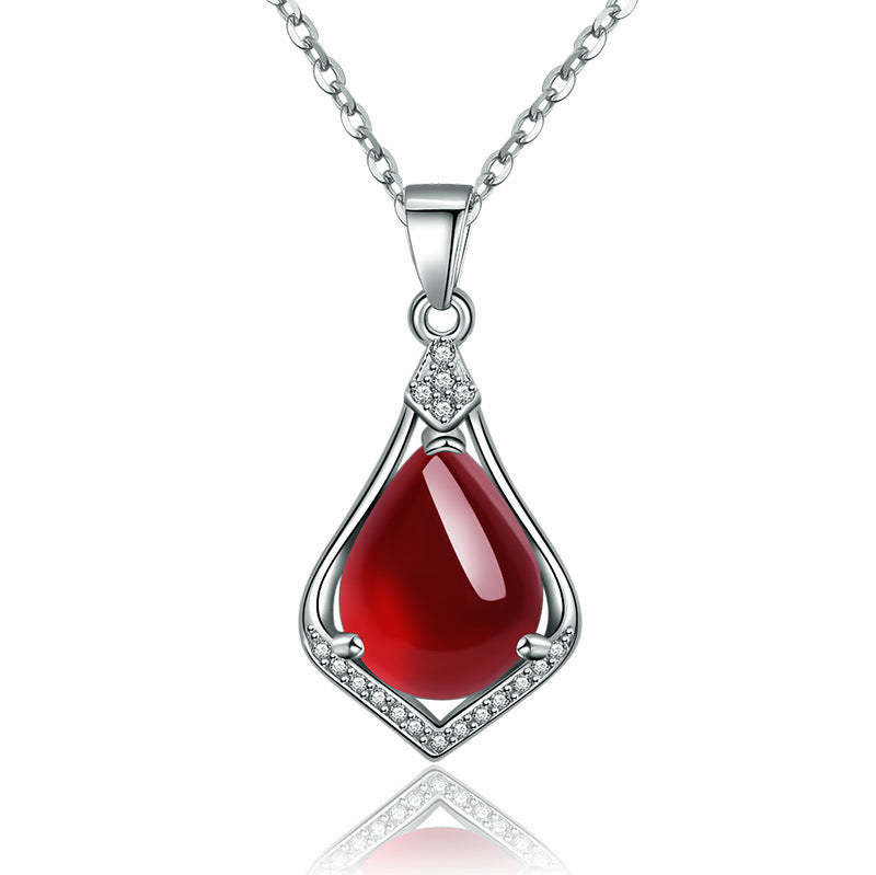 Damen Halskette mit hochwertigem Jade-Anhänger und Zirkonia-Besatz Shop Nory