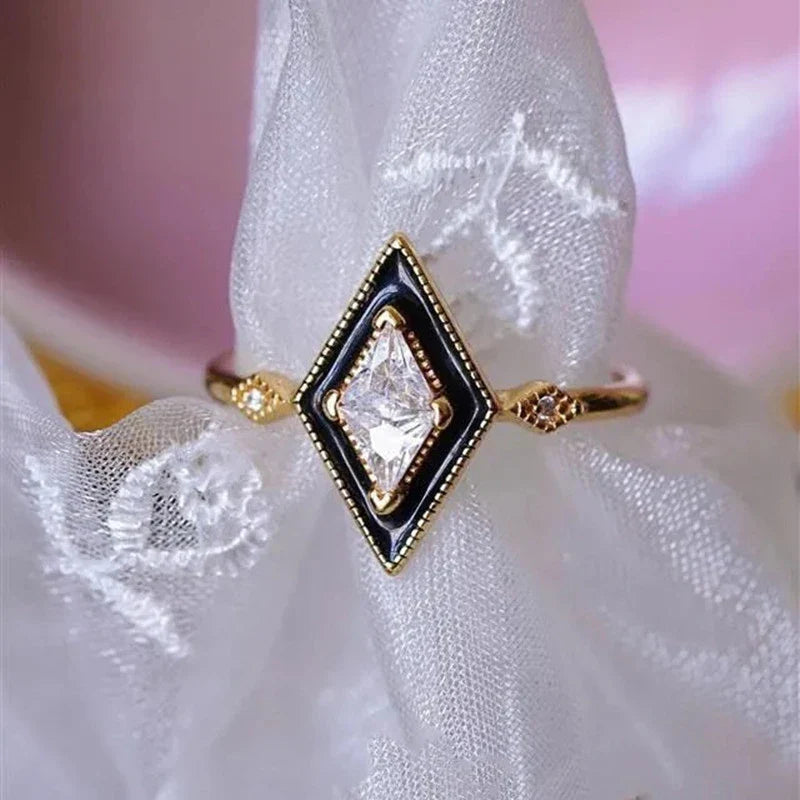 Klassischer 14K Gold Diamant Zirkon Ring | Shop Nory