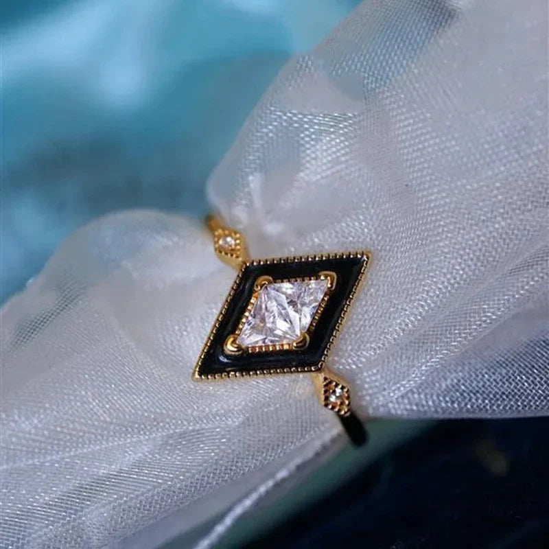 Klassischer 14K Gold Diamant Zirkon Ring | Shop Nory