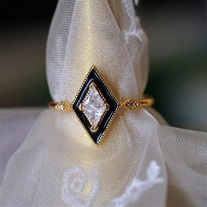 Klassischer 14K Gold Diamant Zirkon Ring | Shop Nory