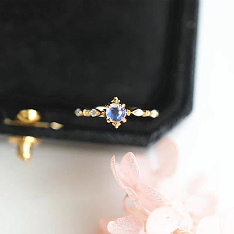 Exquisite transparente Mondsteinringe | Shop Nory