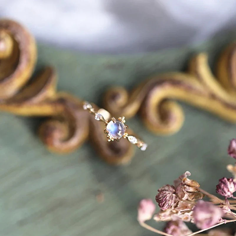 Exquisite transparente Mondsteinringe | Shop Nory
