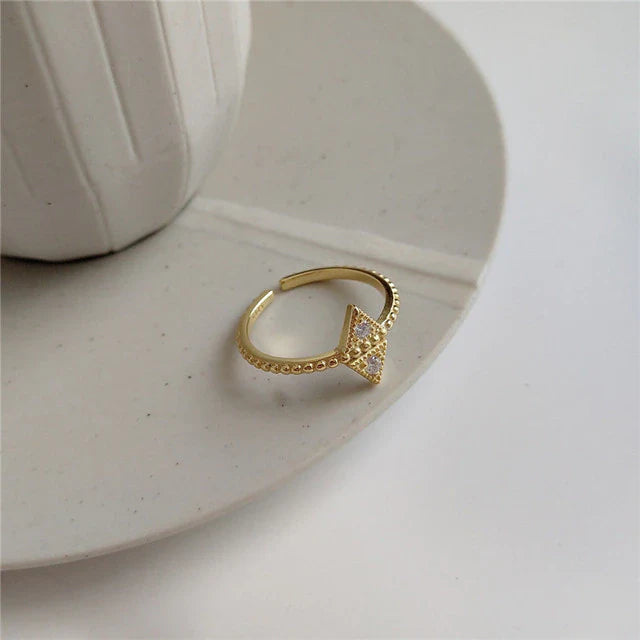 Pavé Zircon Indexfinger Ring | Shop Nory