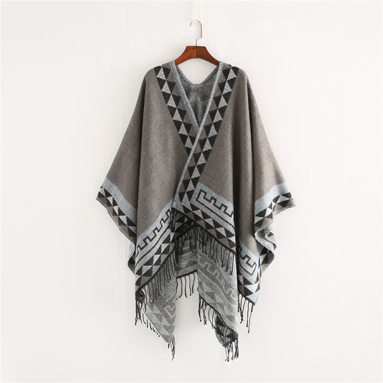 Damen Grobstrick-Poncho im Wickelstil mit Dreieck-Jacquard und Fransensaum Shop Nory