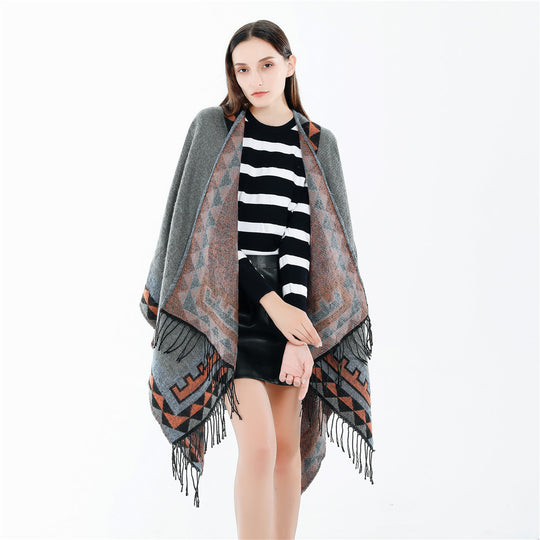 Damen Grobstrick-Poncho im Wickelstil mit Dreieck-Jacquard und Fransensaum Shop Nory