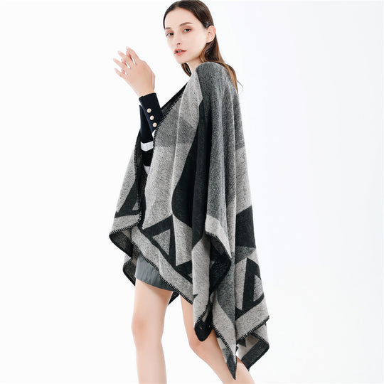 Damen Kastige Wollmix‑Ruana mit geometrischem Patchjacquard und Ziernaht Shop Nory