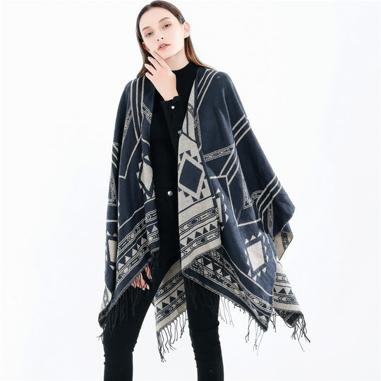 Unisex Ethno-Poncho aus weichem Strick mit Fransen und geometrischem Muster Shop Nory